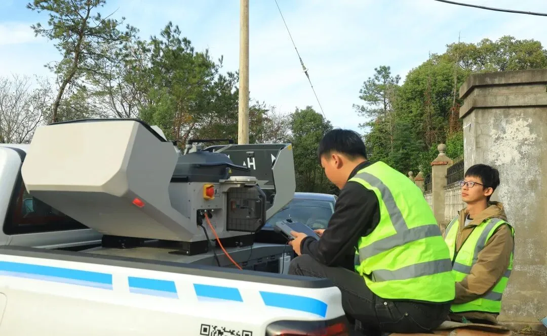 无人机驱鸟，正在成为守护丰收的“智能